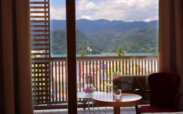 Premier Hotel Lovec