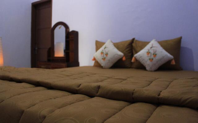 Kampoeng Pakis Inn