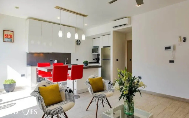 1 Rec. Steps From the Beach Rooftop Pool