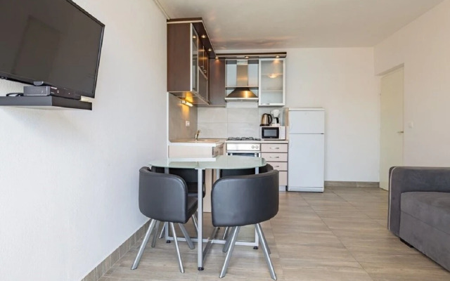 Petar - Great Location Close to the sea - A1 Donji
