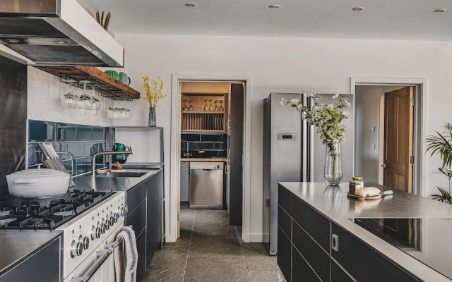 Heron House - Luxury Grand Designs Eco-home