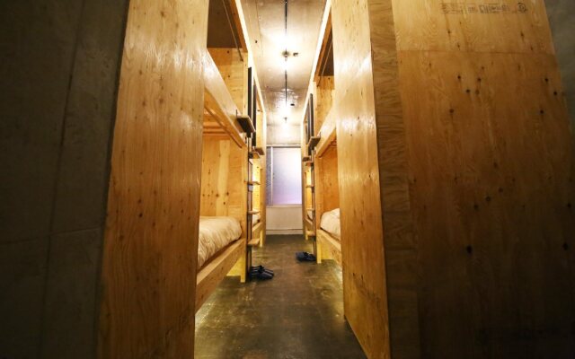 hostel&galleryGisgood