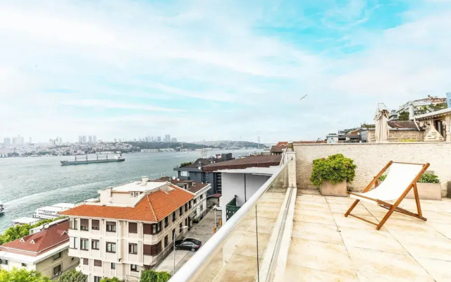 Duplex Flat w Panoramic Bosphorus View and Terrace