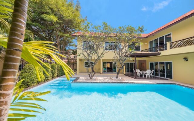 Walking Street Pool Villa by All Villas