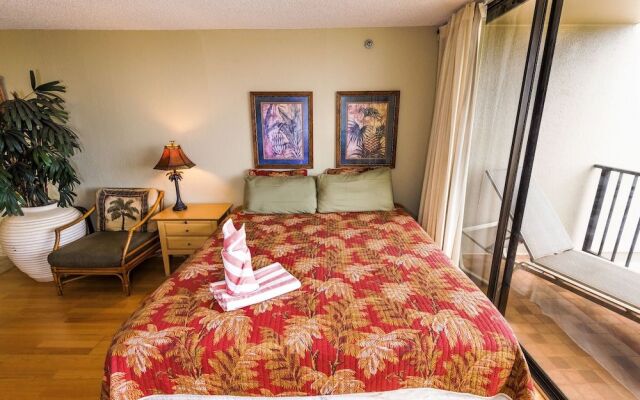 Kaanapali Shores Studio 642 Studio Bedroom Condo by RedAwning