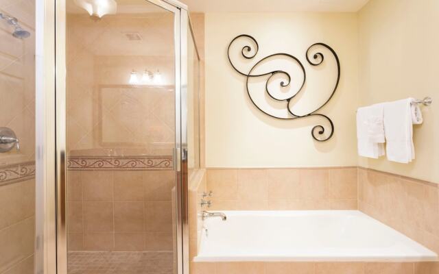 RVH 052 Relax in Centre Court