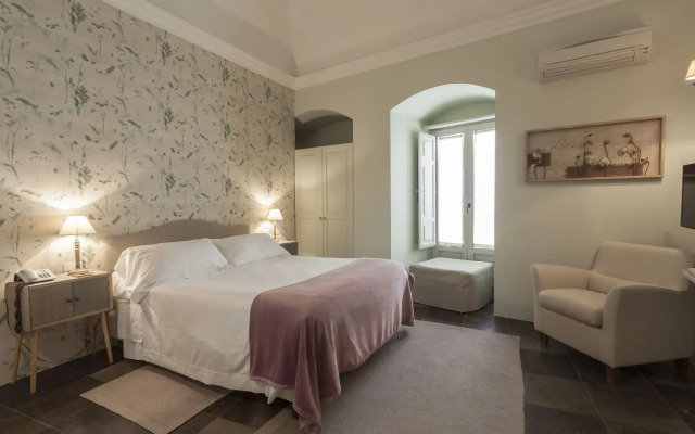 Locanda Don Serafino Historical Boutique Hotel