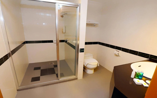 M Suites Hotel