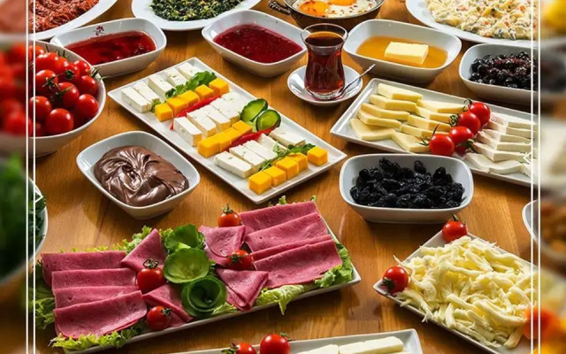 Yedigoller Hotel & Restaurant