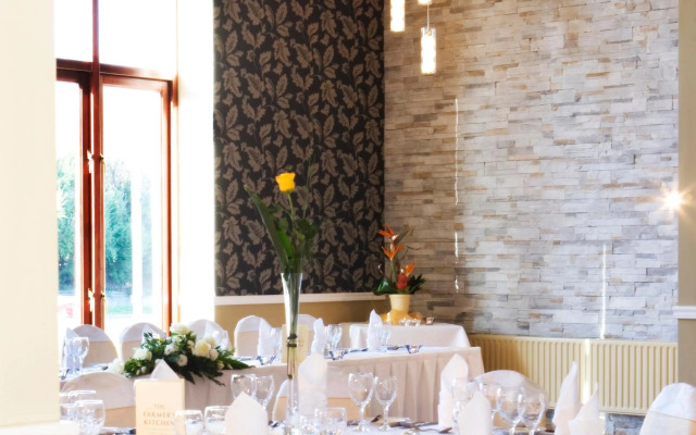 Farmers Kitchen Hotel