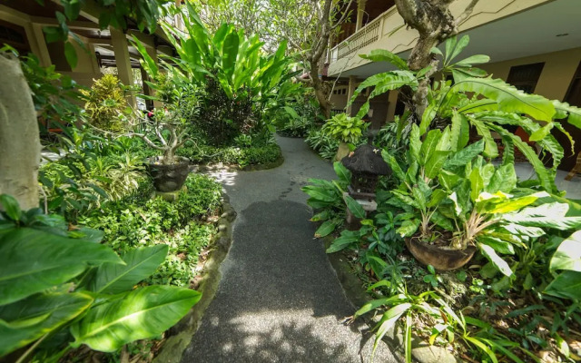 Airy Kuta Kartika Plaza Gang Puspa Ayu 12 Bali