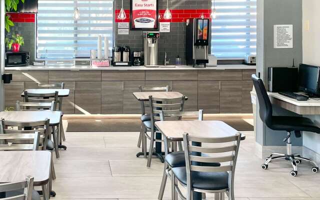 Econo Lodge Cartersville-Emerson Lake Point