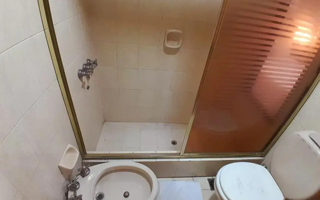 Gus Recoleta Guesthouse