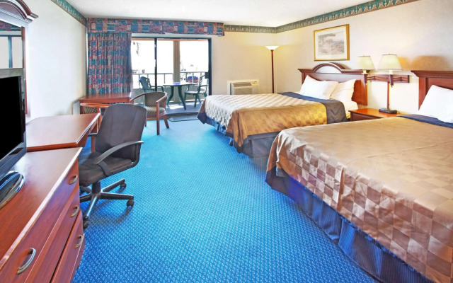 Travelodge by Wyndham Ocean Front