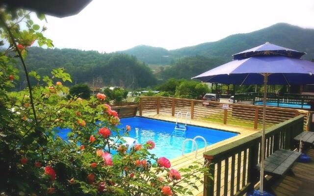 Gapyeong Cheongpyeong Montmartre Pension