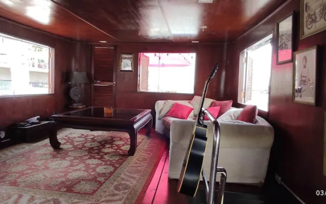 Sabai Sabai Liveaboard Bangkok