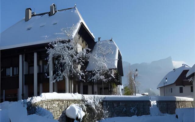 Logis Hôtel Annecy Nord / Argonay