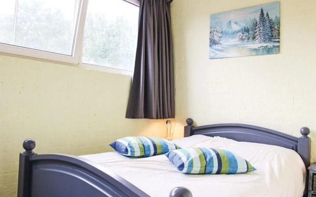 Nice Home in Bruinisse With 3 Bedrooms and Wifi