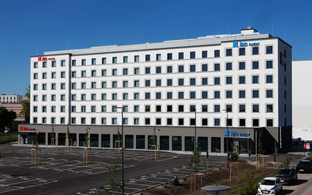 ibis Berlin Airport (Neu eröffnet)