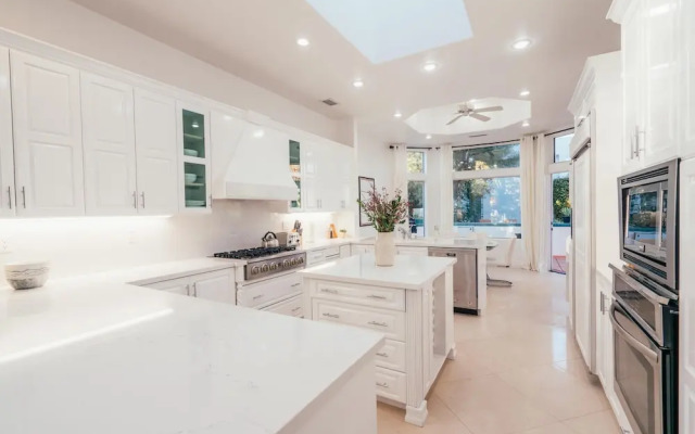 Fly With Me by AvantStay