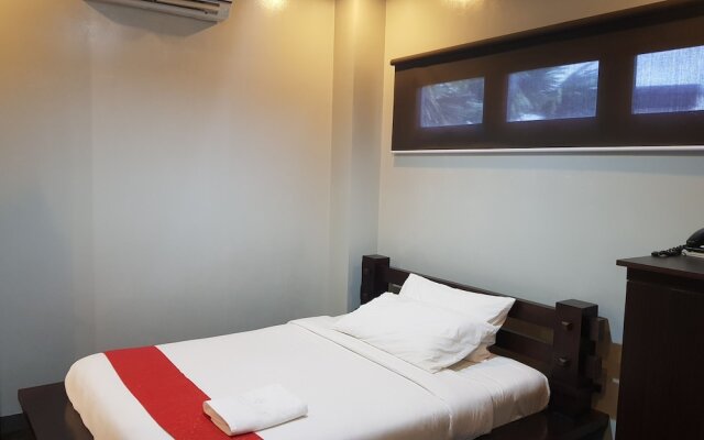 La Jenns Hotel and Resto Grill