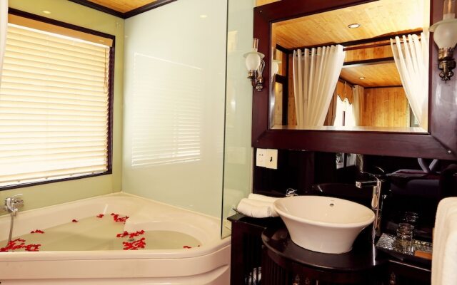 Heritage Line - Jasmine Cruise