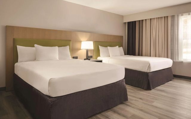 Country Inn & Suites by Radisson, Waterloo, IA