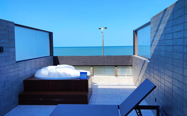 Qavi - Suíte Vista Mar e Jacuzzi #Arpoar402