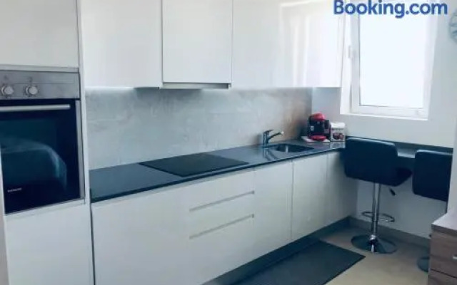 Westone Suite710-hosted by Sweetstay