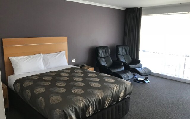 Sportsmans Motor Inn