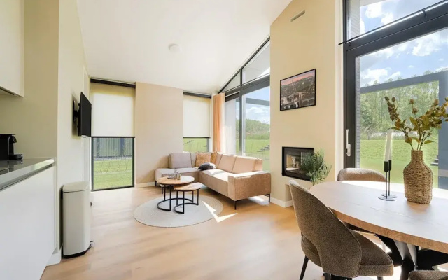 Modern Family Getaway in Oud Ade