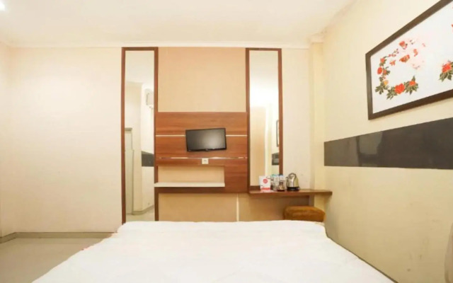 OYO 450 Semampir Residence