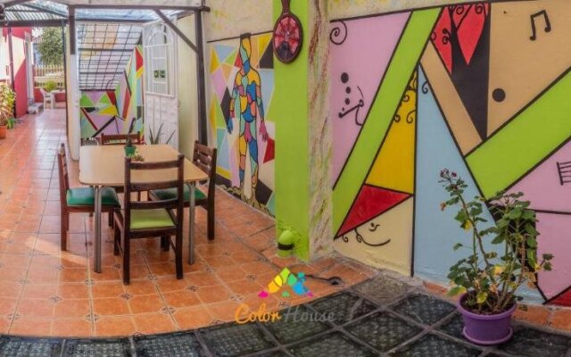 Color House Petitte - Hostel