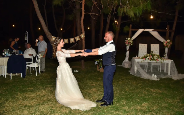 Green Pine Beach & Bungalows Luxury Concept