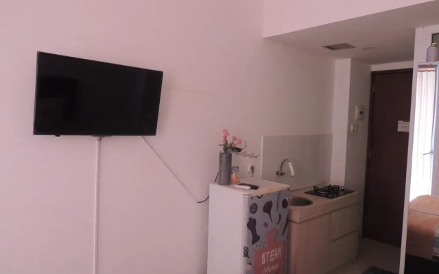 Studio Room at V Apartment