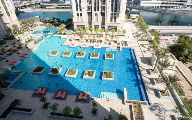 Whitesage - Waterfront Luxe Apartment With Great Canal Views