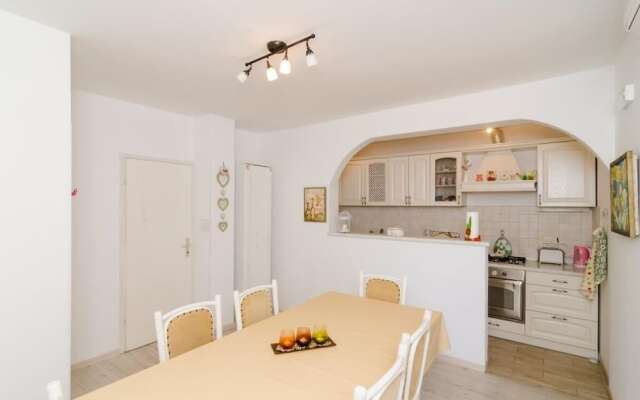 Ivo Guest House