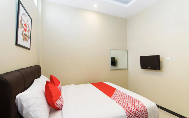 Super OYO 890 Dewi Fortuna Guest House
