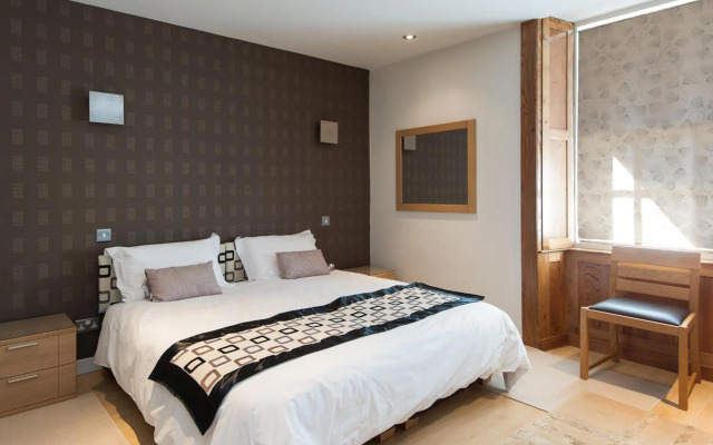 The York Place Residence