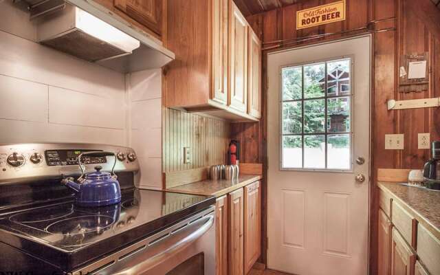 The Simple Life Cabin Apartment 2