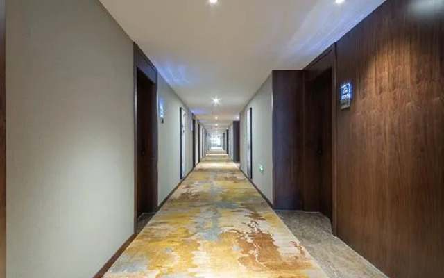 Asia-American Hotel (Dabuhe Light Rail Station)