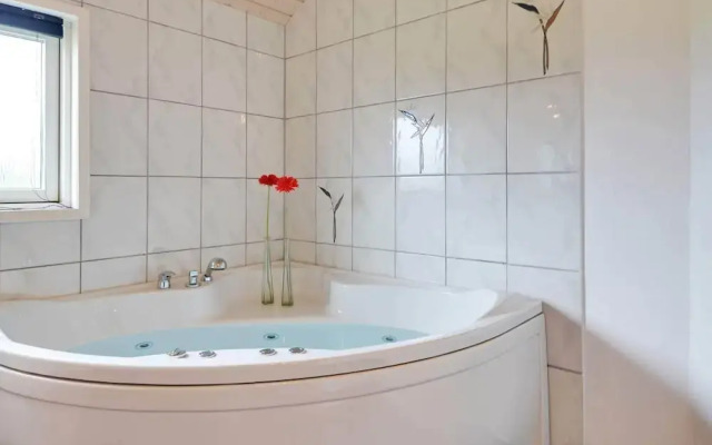 6 Person Holiday Home in Tarm