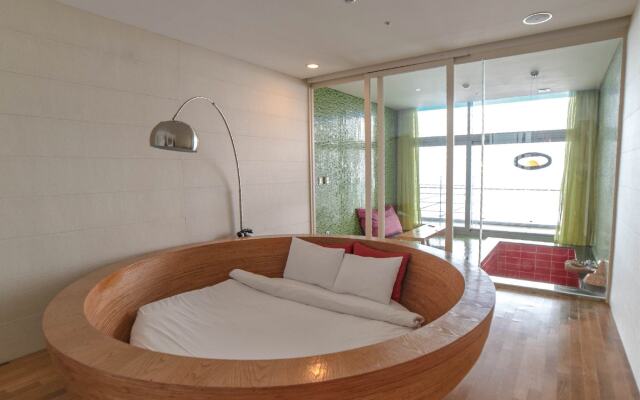 Haslla Art World Museum Hotel