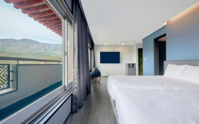 Kolon Hotel