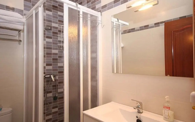 House - 3 Bedrooms with Sea views - 102075