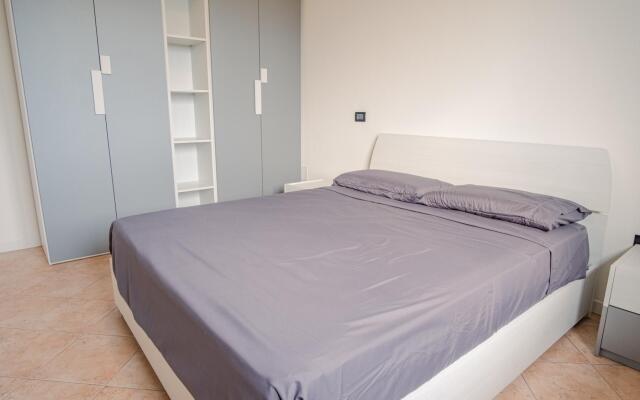 The House in the Vineyard - Italian Homing