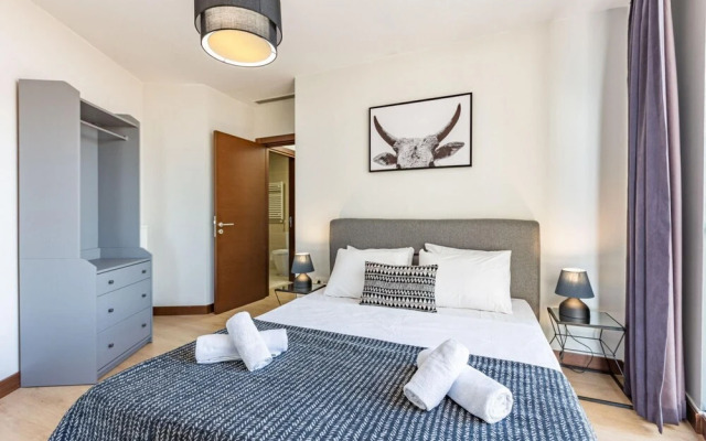 Charming Flat With Gorgeous City View in Atasehir