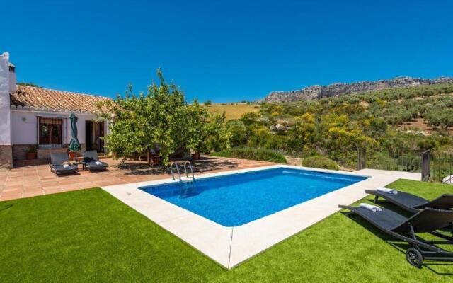 Casa El Trigal Villanueva de la Concepcion by Ruralidays