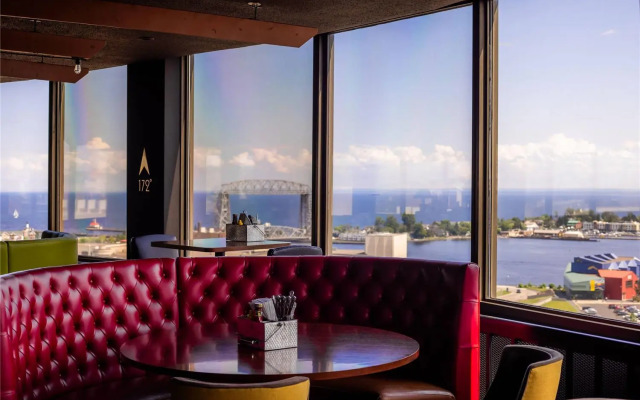 Radisson Hotel Duluth - Harborview