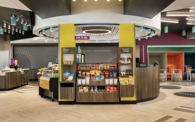 Tru by Hilton Charlotte Ayrsley